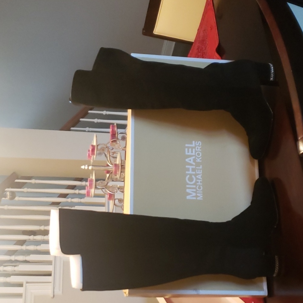 Knee boots used